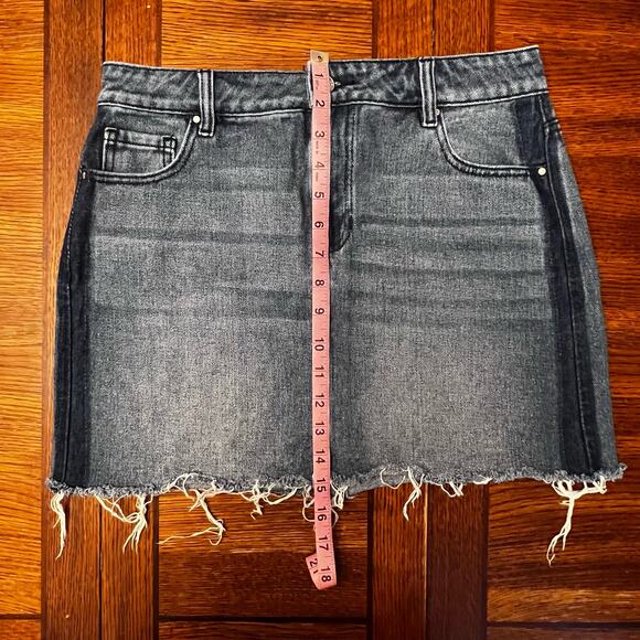 Vintage Pac Sun Blue Denim Jean Mini Skirt Distressed Cut-Off Frayed Hem Size 28 - Picture 5 of 11